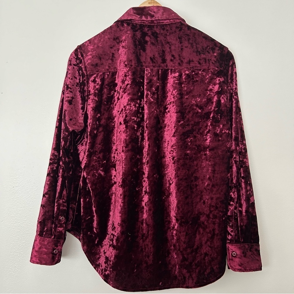 Investments petites crushed velvet button front top NWT MP - Picture 4 of 6